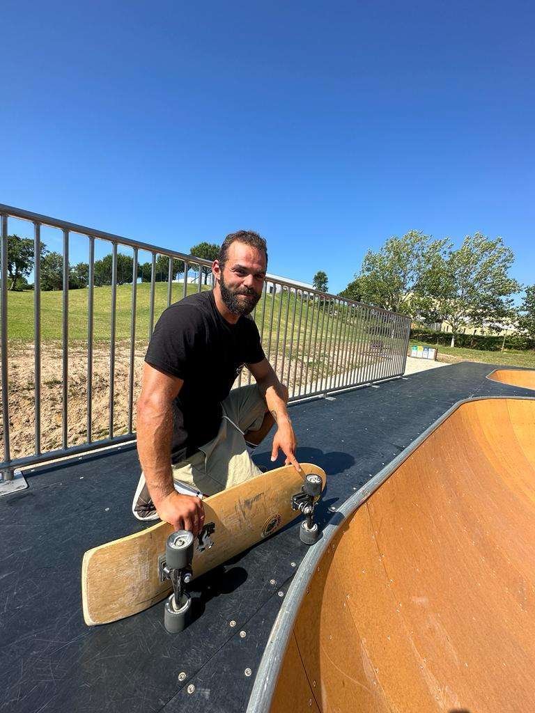 Raul, one of Dry Waves Surfskate Coaches
