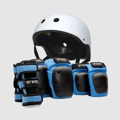 Skate helmet and protections